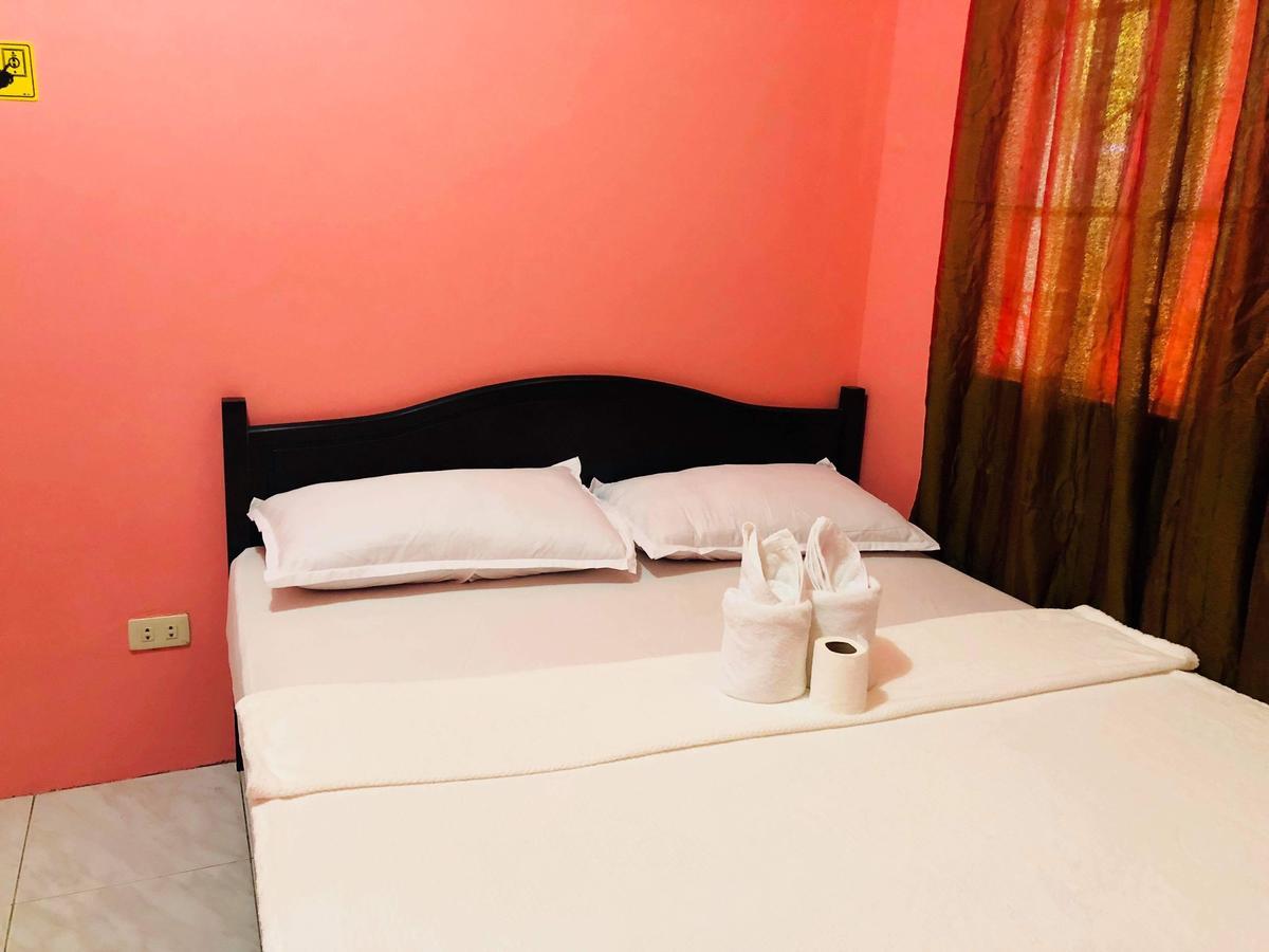 Colors Boutique Hostel Puerto Princesa Ngoại thất bức ảnh