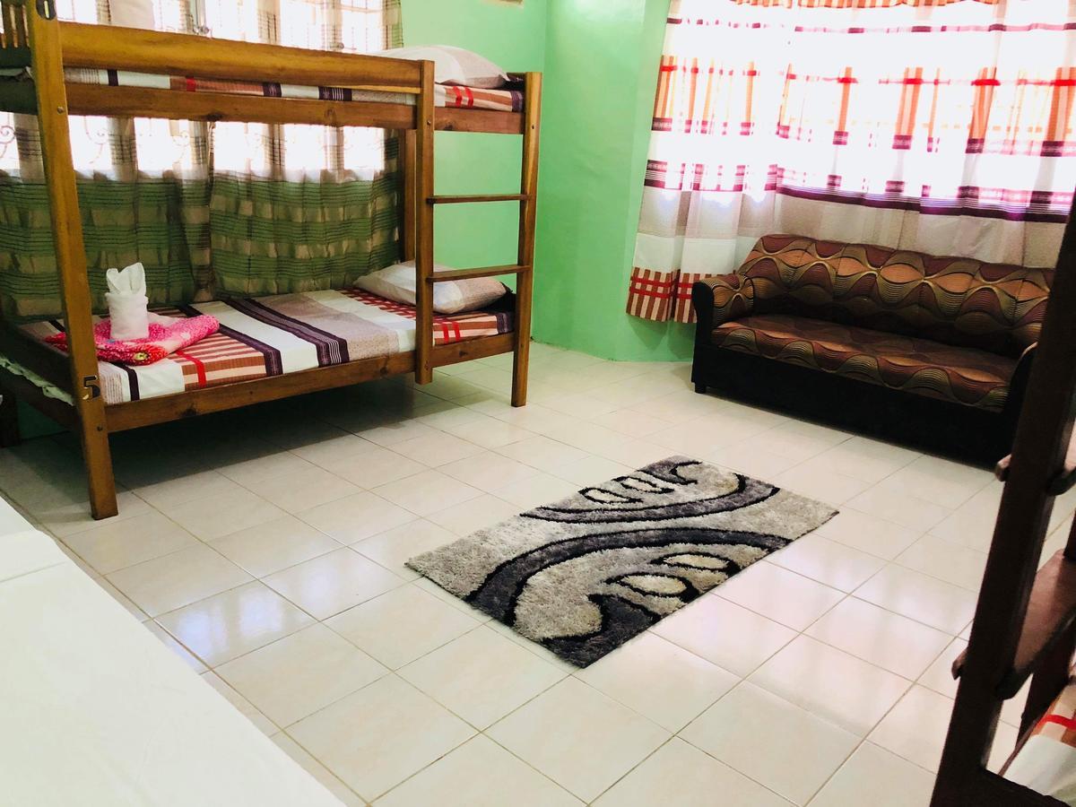 Colors Boutique Hostel Puerto Princesa Ngoại thất bức ảnh