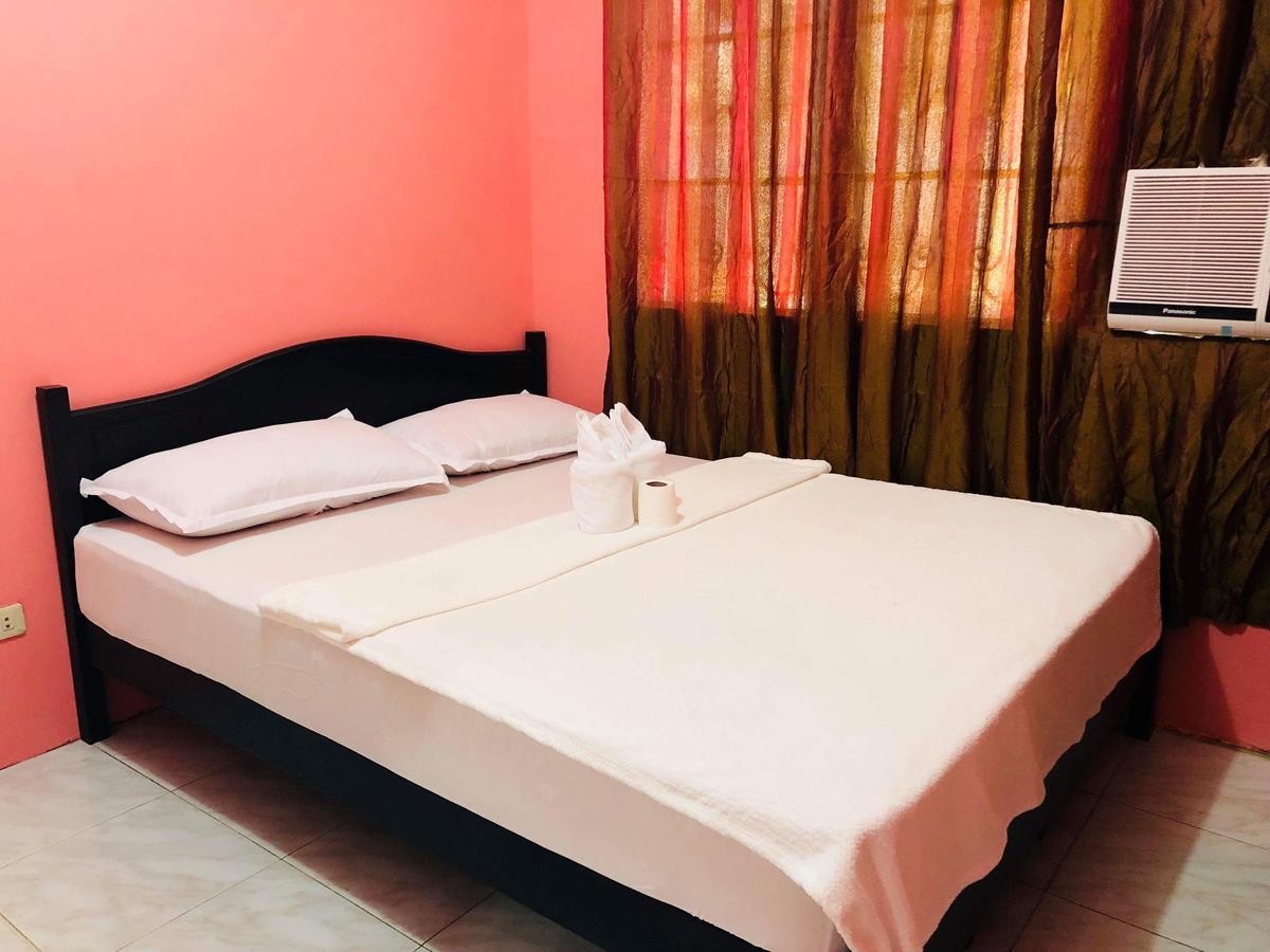 Colors Boutique Hostel Puerto Princesa Ngoại thất bức ảnh